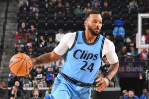 专家：若2年5千万续鲍威尔是折中方案 快船27年夏薪金空间超1.2亿