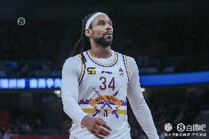 直播吧：北控队不满萨林杰上赛季部分比赛的表现