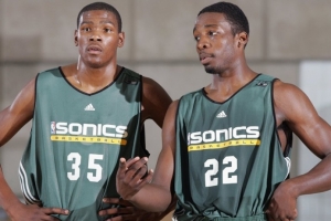 若杰夫-格林续约留在火箭 他与杜兰特会再次成为队友