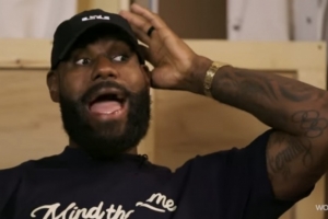 詹姆斯：我曾是班级活宝爱开玩笑 那有助于我在比赛中发声🗣️