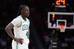 美记：霍勒迪对于绿军将自己交易至开拓者感到愤怒 他不想去那里