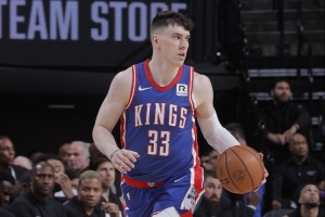 名记：尽管多支球队有意 但拉拉维亚认为湖人是未来发展最佳选择