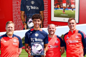 记者：曼联19岁前锋惠特利租借加盟英甲球队北安普顿，即将官宣