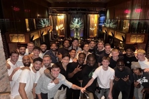 开心！马奎尔晒图庆祝球队夺得英超夏季赛冠军