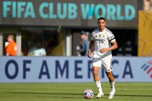 阿诺德开场5分钟因伤被换下，成皇马历史欧冠被换下时间最早球员