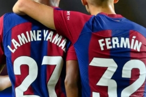 无缘金球奖，费尔明社媒晒合影支持亚马尔：你就是No1