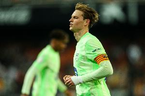 世体：巴萨将与德容续约三年，球员愿意留队并且薪资下降