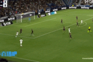 这机会不进🤯维尼修斯打门被扑，马斯坦托诺空门补射中框！