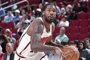 媒体人谈伊森未能提前续约：他有中期被交易走可能 面临激烈竞争