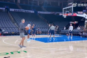 备战赛季最后一战！亚历山大进行罚球训练，手感稳定