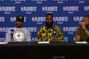 关系还是很好的！当年哈登对保罗竖中指这一幕我还记得