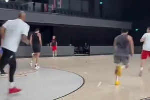 继续磨合！申京跟范弗里特在土耳其进行5v5训练