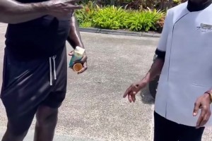 奥尼尔这身材保持的真好啊！