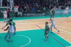 据说这是篮坛历史上最远的绝杀没有之一！还是压哨绝杀！