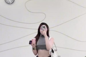 苏超媛！！现在的媛真是哪里火就去哪里啊，不过这身材有姿色~