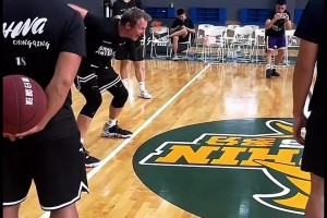 儿时的偶像，防止扰民的训练！