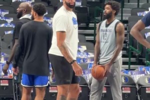 达拉斯的伙食这么好吗？怎么浓眉胖成这个样子了？😳